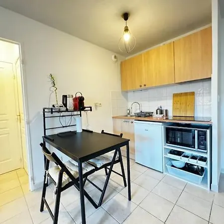 Jungle Cosy - Gare - Bus - Parking Gratuit - Wifi Apartment *