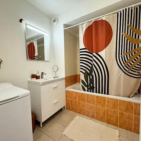 Jungle Cosy - Gare - Bus - Parking Gratuit - Wifi Apartment *